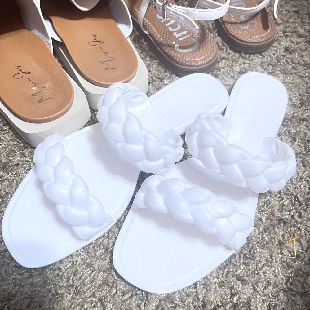 Womens Sandals Lot of 3 pair Circus thongs Slides Jelly White shoes sz 6 - Picture 4 of 7